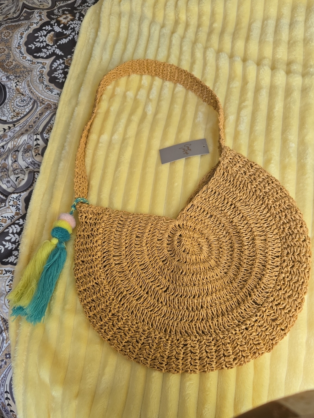 Woven Round Straw Shoulder Bag - Yellow⭐️ NEW